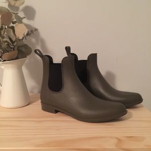 Alex Chelsea Rain Boots in Hunter Green